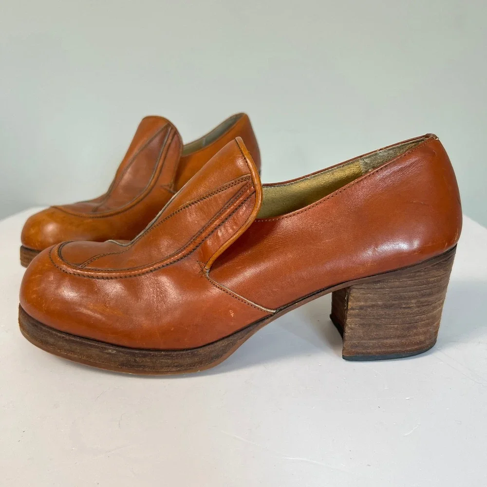 VTG 70s  Hippie Platform Loafers Size 9 Tan Leather Block Heel Argentina Verde